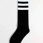 Высокие носки с полосками черные с белыми полосками